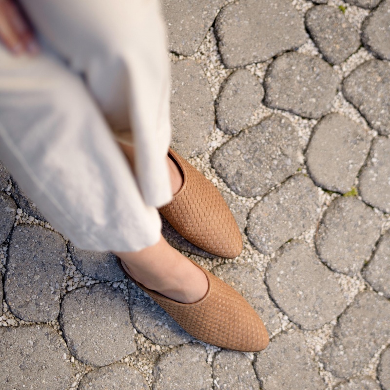 Beige Women's Nisolo Ama Woven Mules | 854237-YQZ