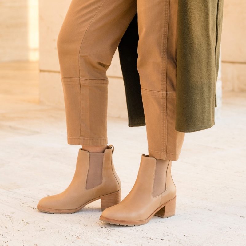 Beige Women's Nisolo Ana Go-To Heeled Chelsea Boots | 541796-BQF