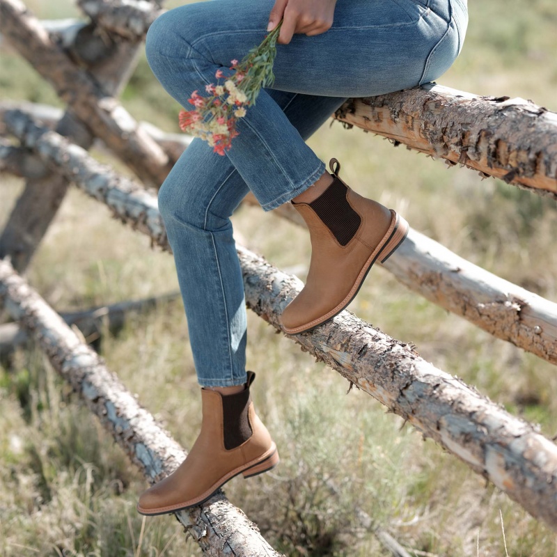 Beige Women's Nisolo Carmen Chelsea Boots | 957102-FIT