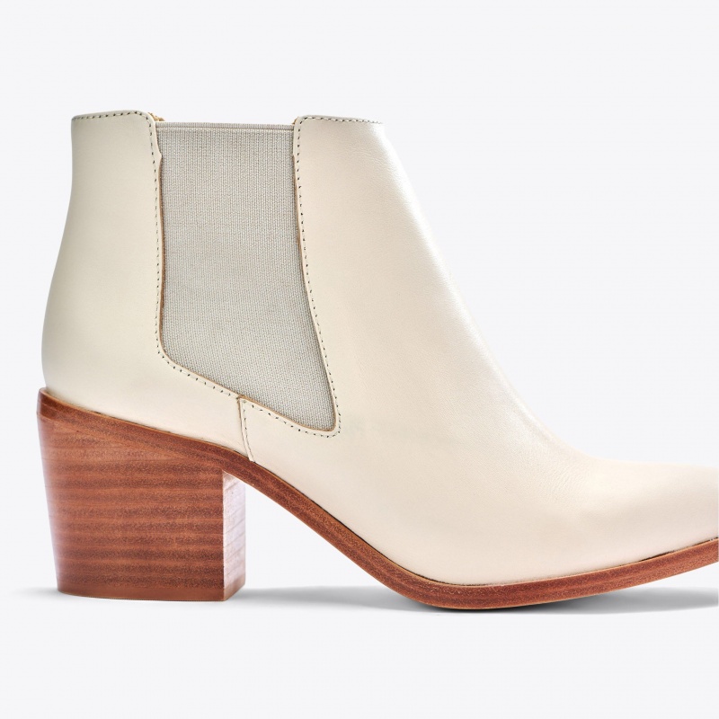 Beige Women's Nisolo Heeled Chelsea Boots | 197234-INL