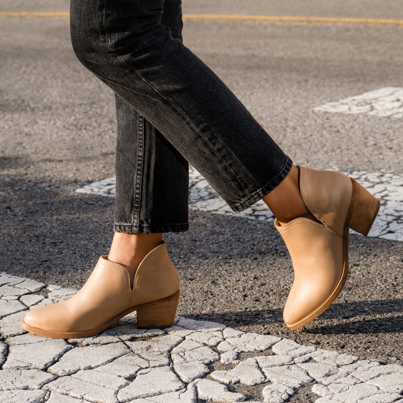 Beige Women's Nisolo Mia Everyday Ankle Boots | 659237-YAH