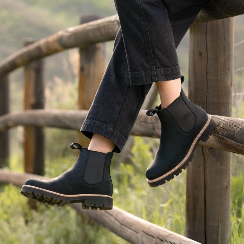 Black Women's Nisolo Go-To Lug Chelsea Boots | 870639-BTZ