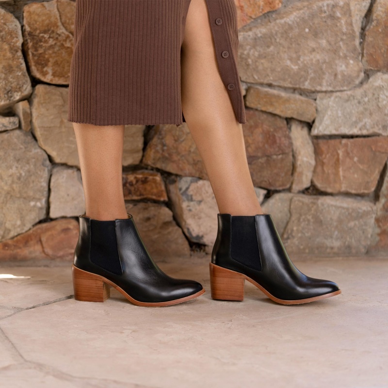 Black Women's Nisolo Heeled Chelsea Boots | 938524-HJA