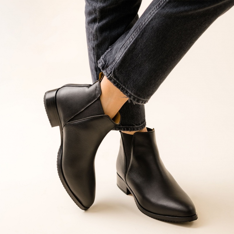 Black / Black Women's Nisolo Eva Everyday Chelsea Boots | 369048-RDN