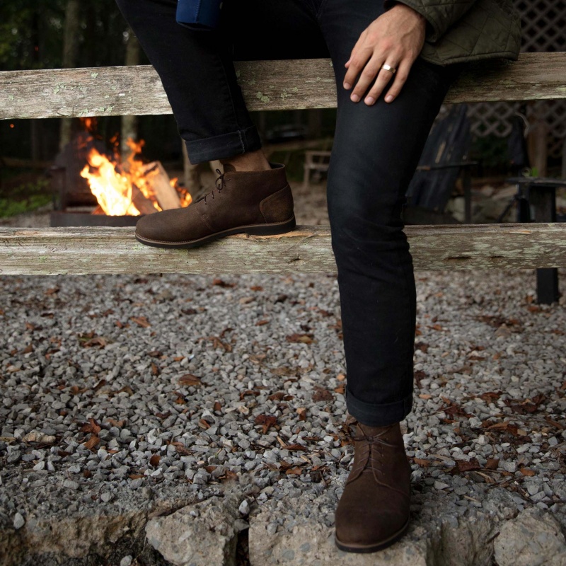 Brown Men's Nisolo Daytripper Chukka Boots | 947130-JNE